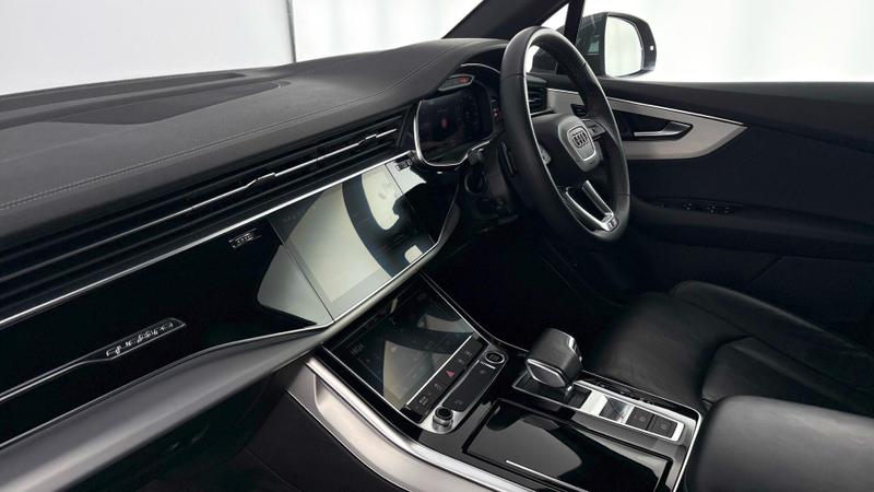 Used Audi Q7 2023 for sale - 76664810: Photo 2