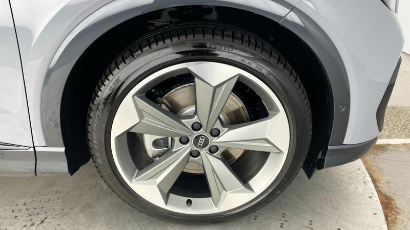 Used Audi Q4 e-tron 2025 for sale - 76494661: Photo 5