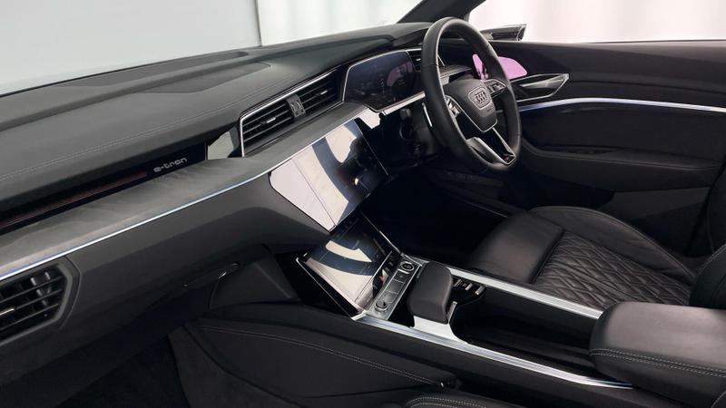 Used Audi e-tron 2022 for sale - 75935159: Photo 2