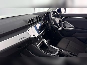 Used Audi Q3 2022 for sale - 77735958: Photo