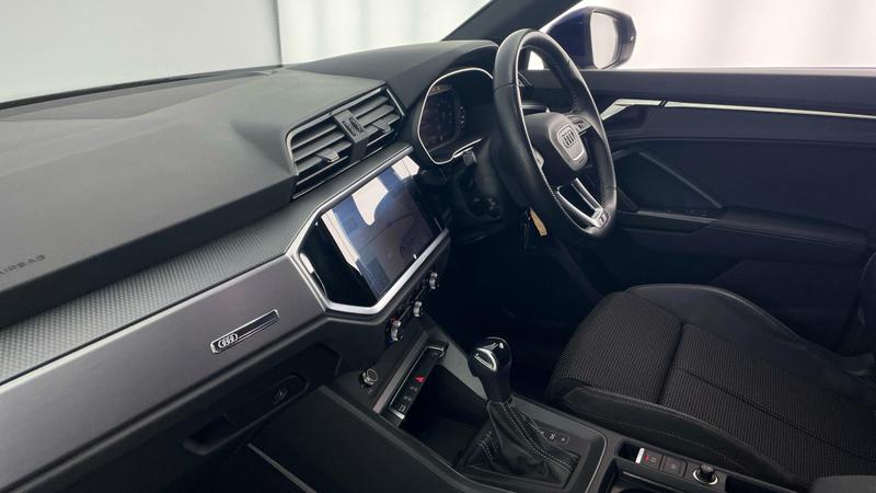 Used Audi Q3 2022 for sale - 76146645: Photo 2