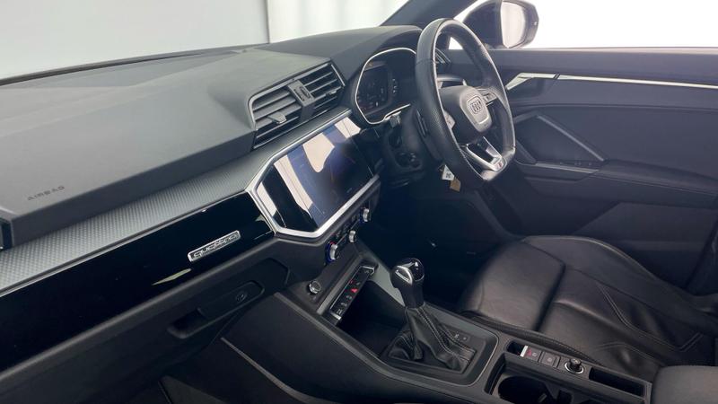 Used Audi Q3 2022 for sale - 76494660: Photo 2