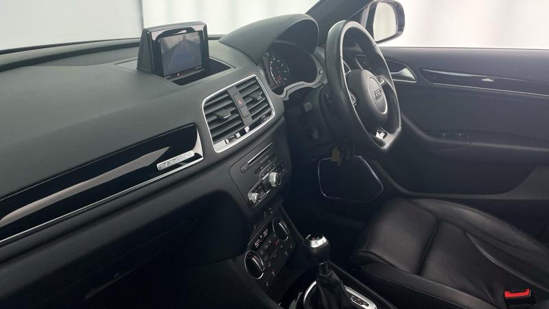 Used Audi Q3 2018 for sale - 76436317: Photo 2