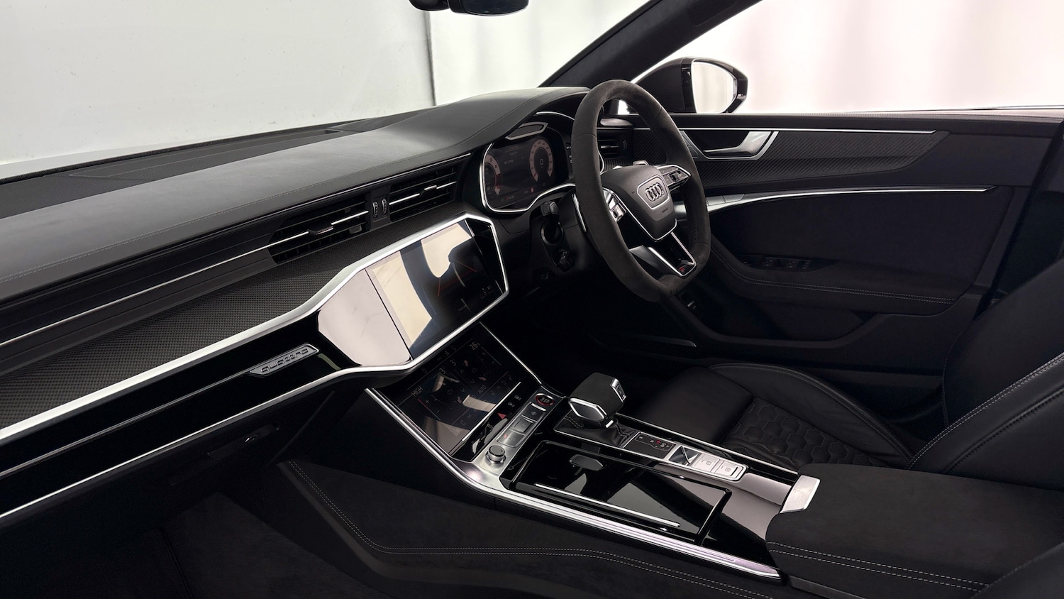 Used Audi RS7 2024 for sale - 78155536: Photo 2