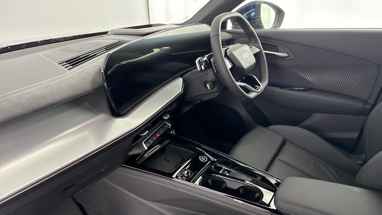 Used Audi Q3 for sale - 77845526: Photo 2