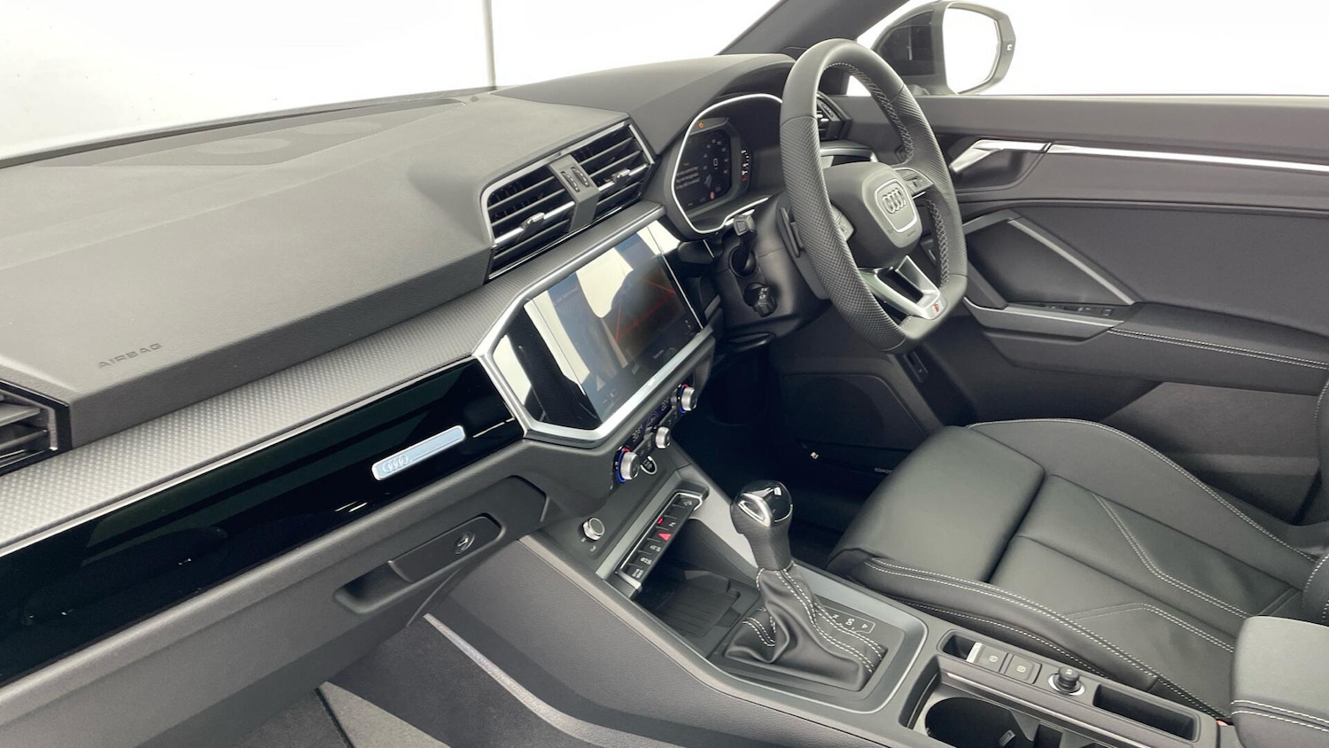 Used Audi Q3 for sale - 77504738: Photo 2