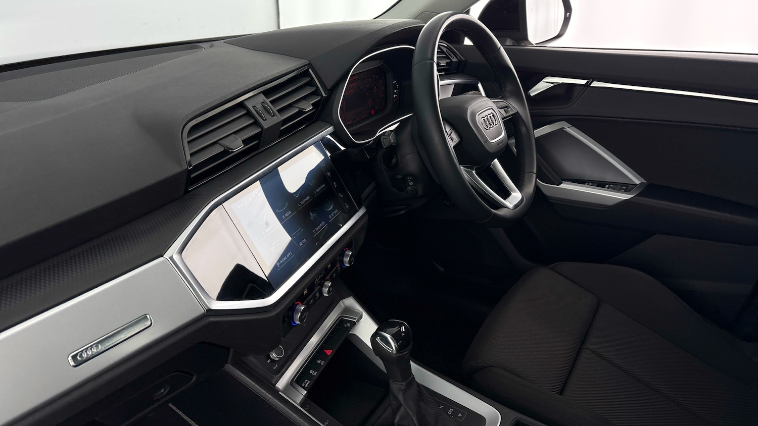 Used Audi Q3 2022 for sale - 78053683: Photo 2