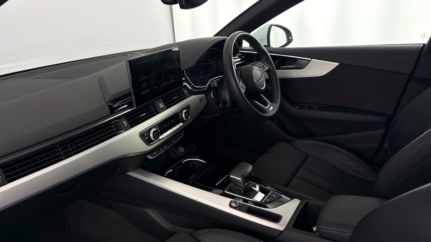 Used Audi A5 2023 for sale - 77504791: Photo 2