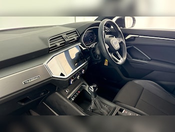 Used Audi Q3 2023 for sale - 77807389: Photo