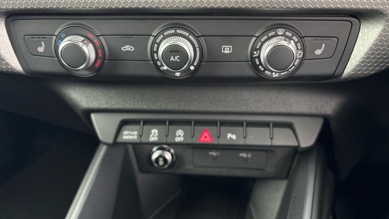 Used Audi A1 for sale - 77602388: Photo 12