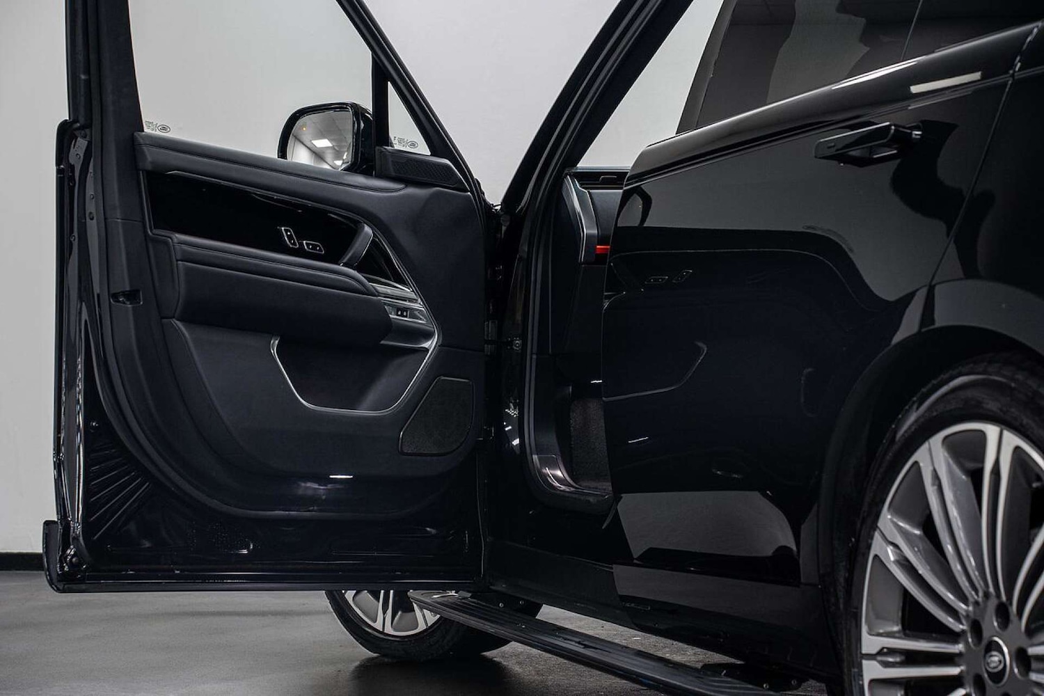 Used Land Rover Range Rover 2023 for sale - 77406675: Photo 6