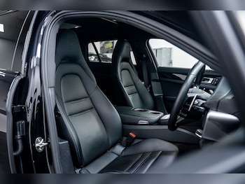 Used Porsche Panamera 2023 for sale - 76280530: Photo 3