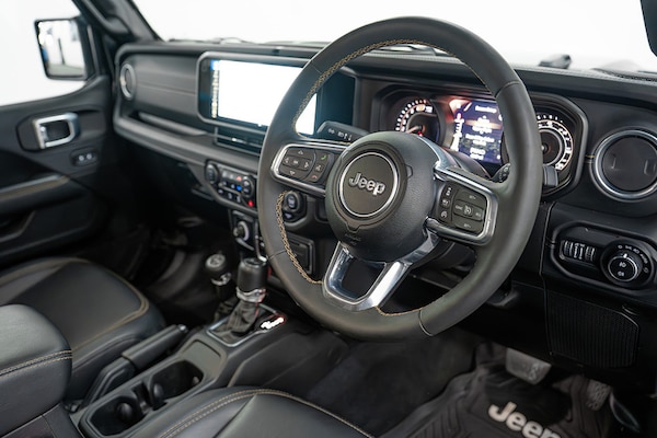 Used Jeep Wrangler 2024 for sale - 76206717: Photo 2