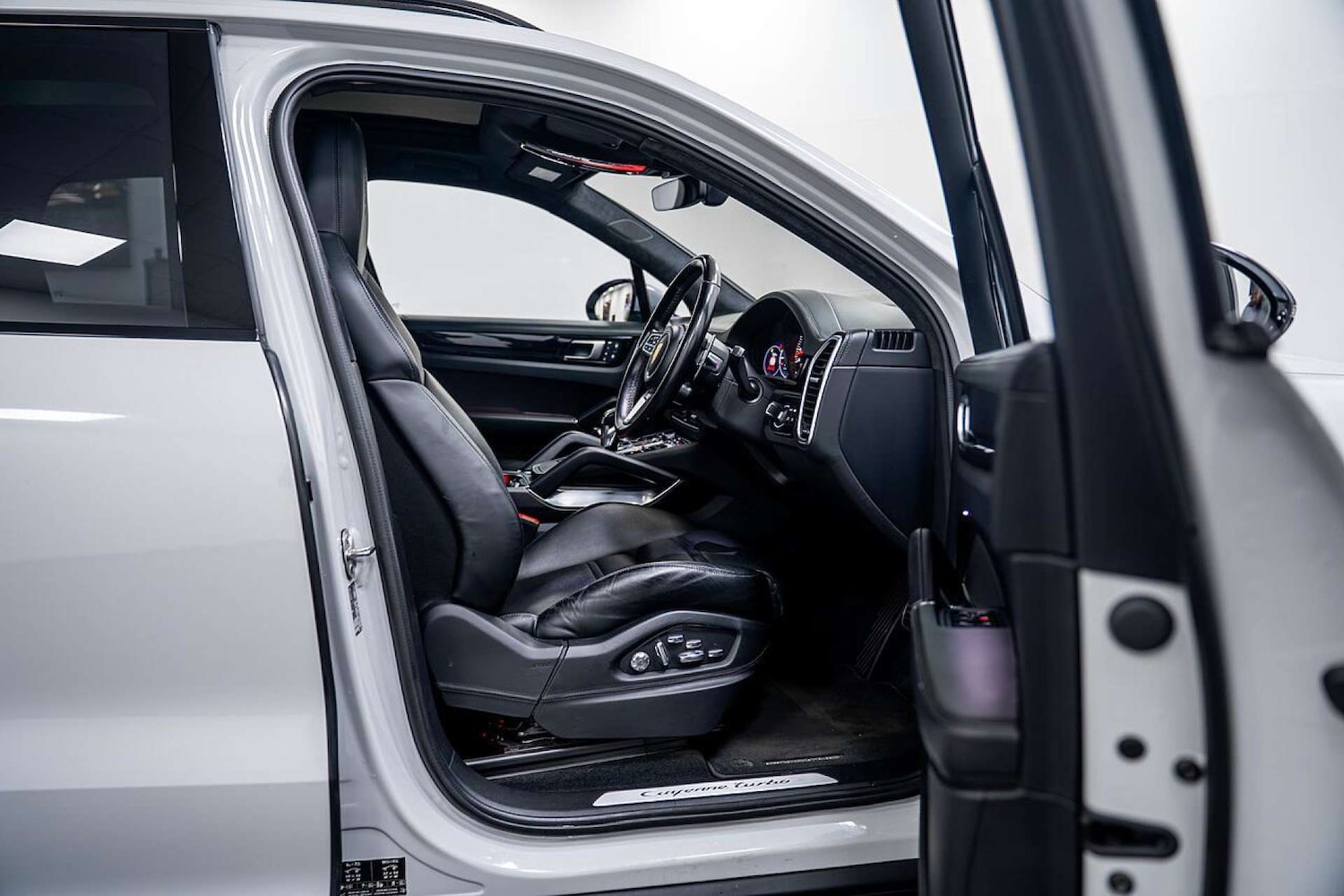 Used Porsche Cayenne 2021 for sale - 77406671: Photo 28