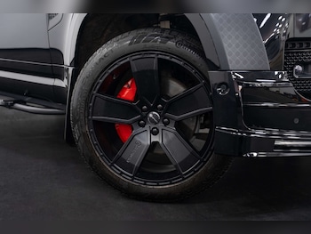 Used Land Rover Defender 2023 for sale - 77662724: Photo