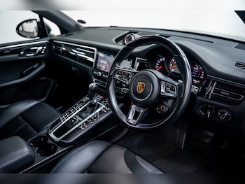 Used Porsche Macan 2020 for sale - 76245580: Photo