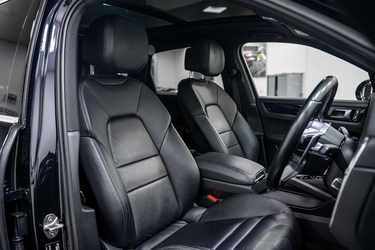 Used Porsche Cayenne 2022 for sale - 77406663: Photo 3