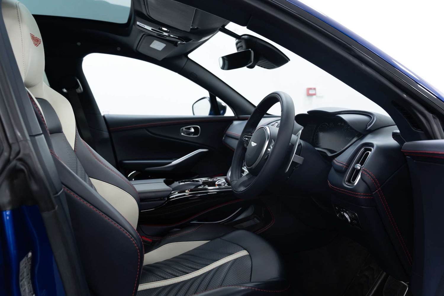 Used Aston Martin DBX 2023 for sale - 77590627: Photo 15