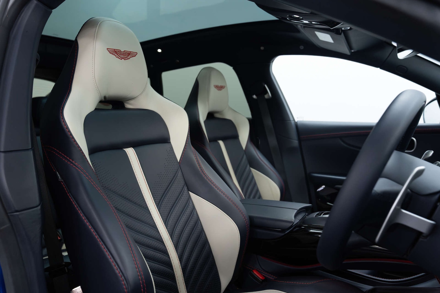 Used Aston Martin DBX 2023 for sale - 77590627: Photo 17