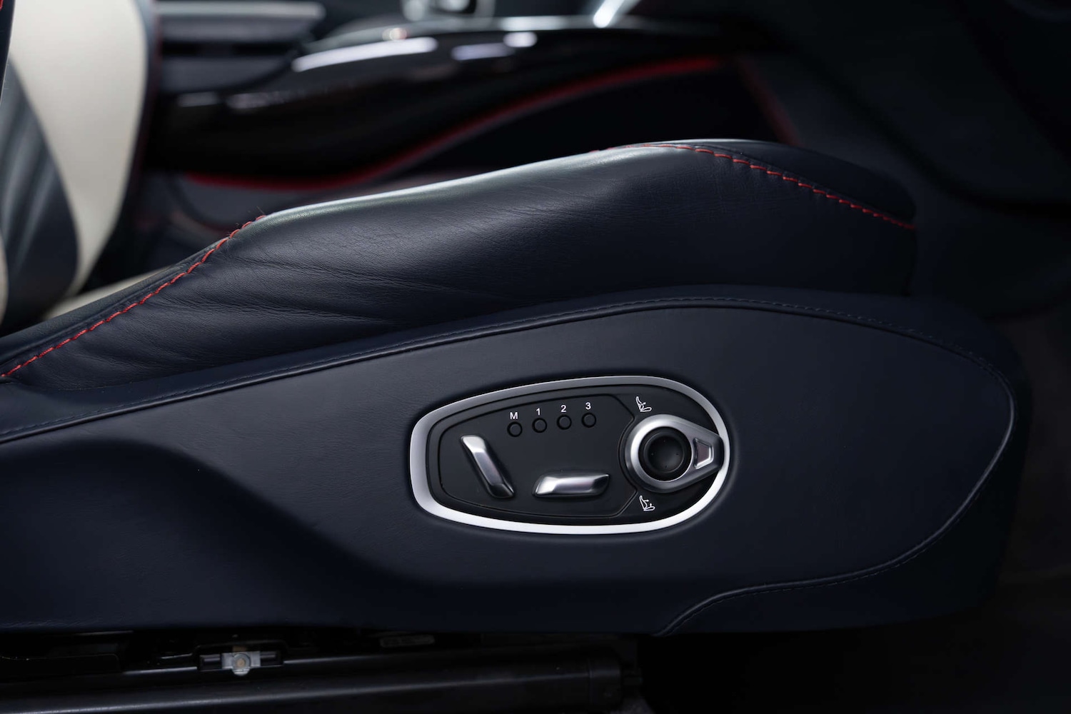 Used Aston Martin DBX 2023 for sale - 77590627: Photo 19