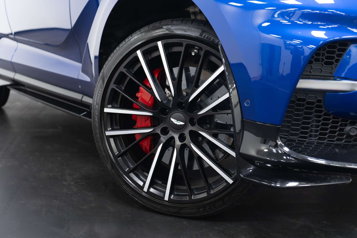 Used Aston Martin DBX 2023 for sale - 77590627: Photo 2