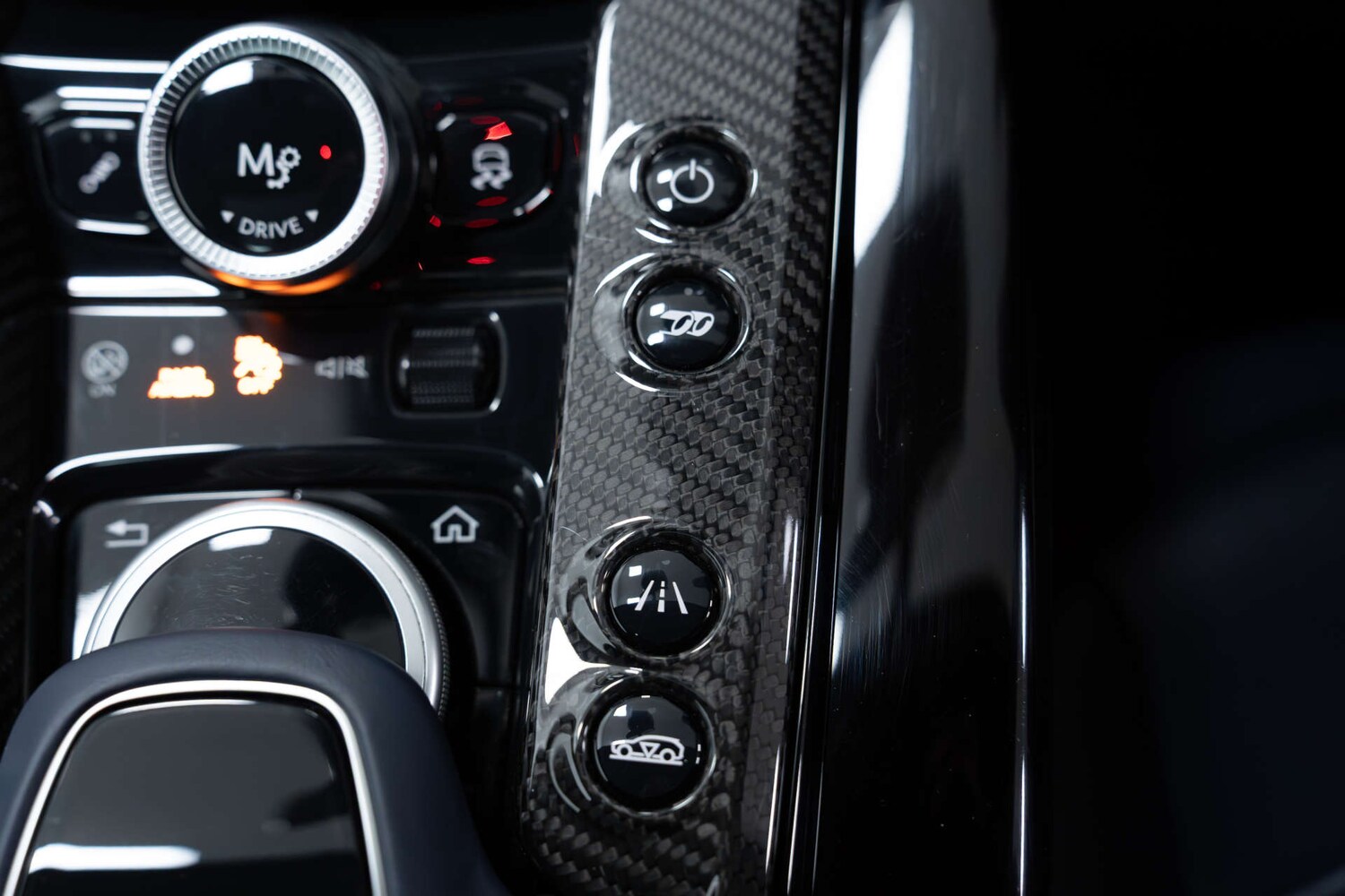 Used Aston Martin DBX 2023 for sale - 77590627: Photo 27