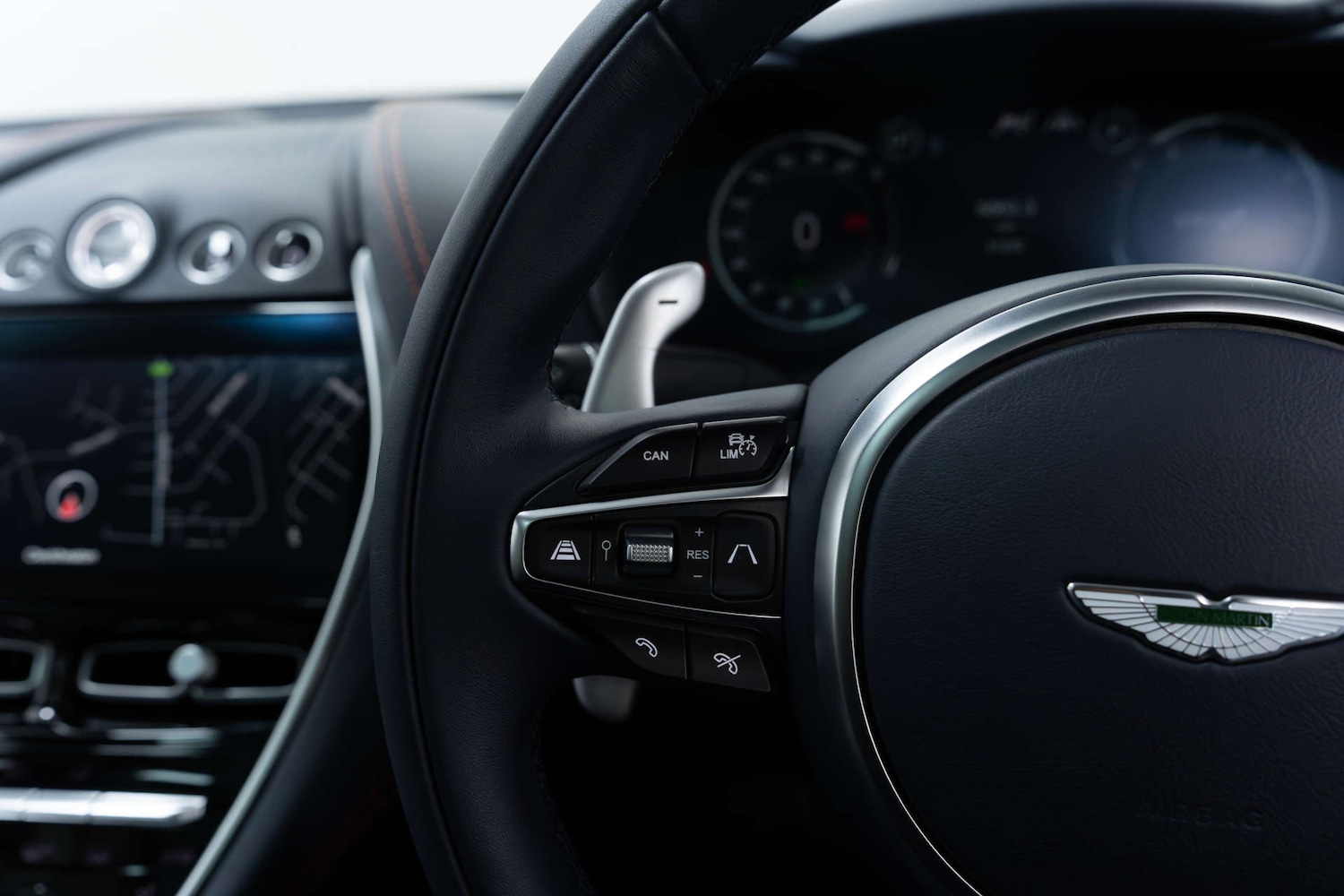 Used Aston Martin DBX 2023 for sale - 77590627: Photo 30