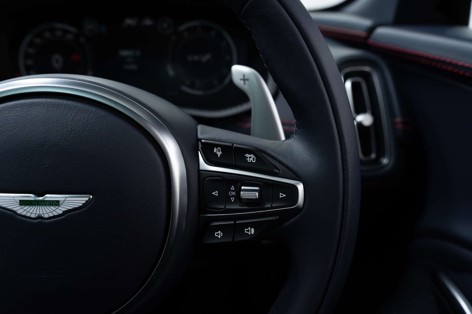 Used Aston Martin DBX 2023 for sale - 77590627: Photo 31