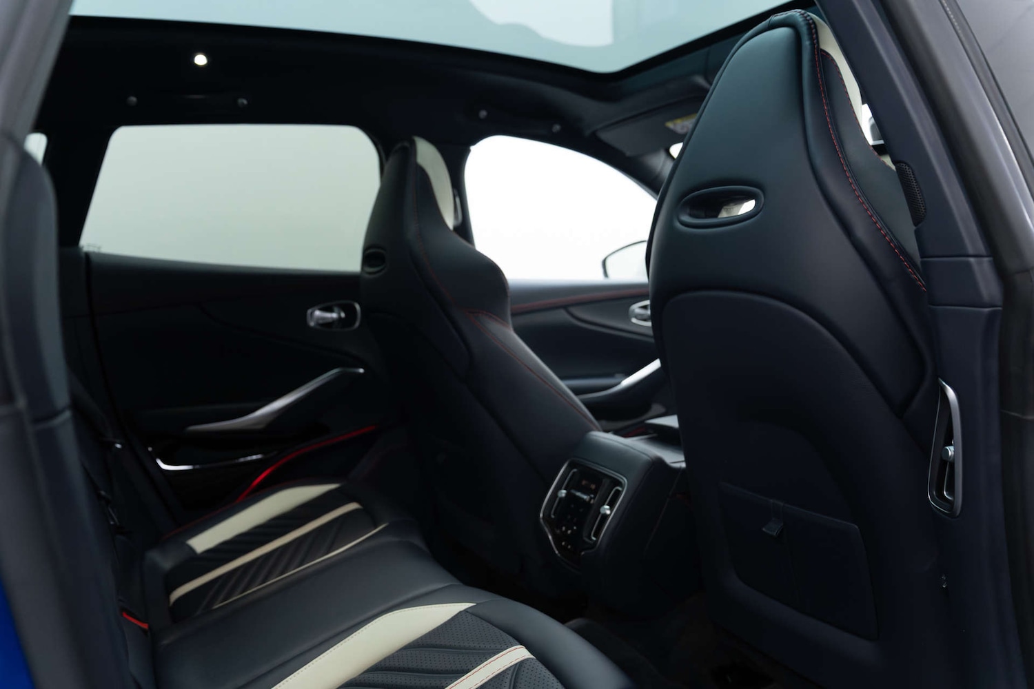 Used Aston Martin DBX 2023 for sale - 77590627: Photo 36