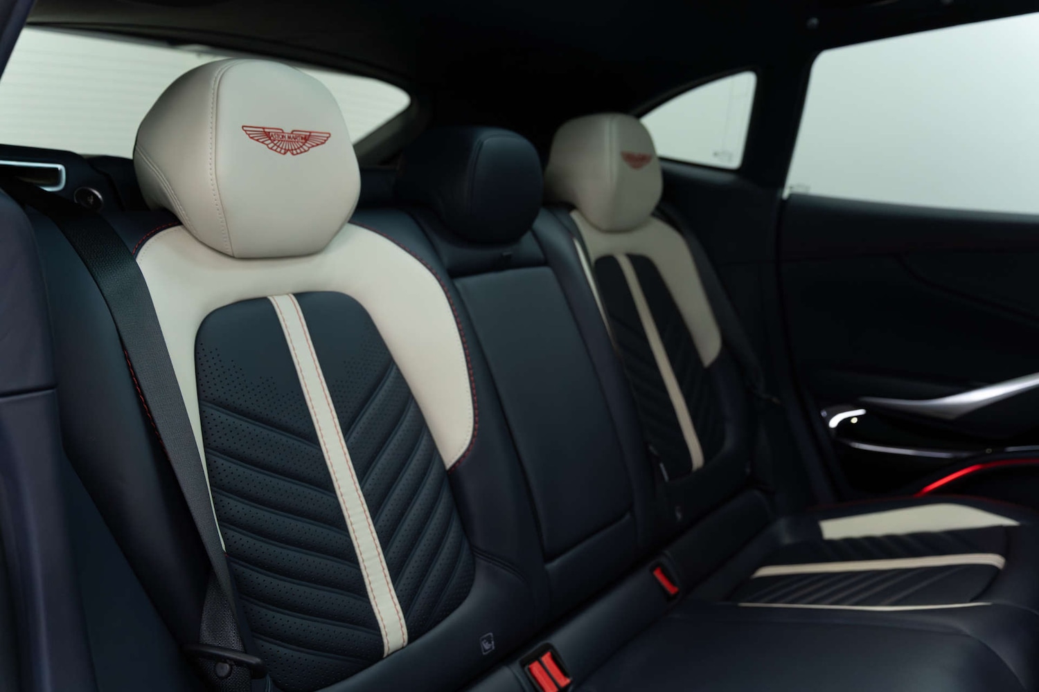 Used Aston Martin DBX 2023 for sale - 77590627: Photo 37