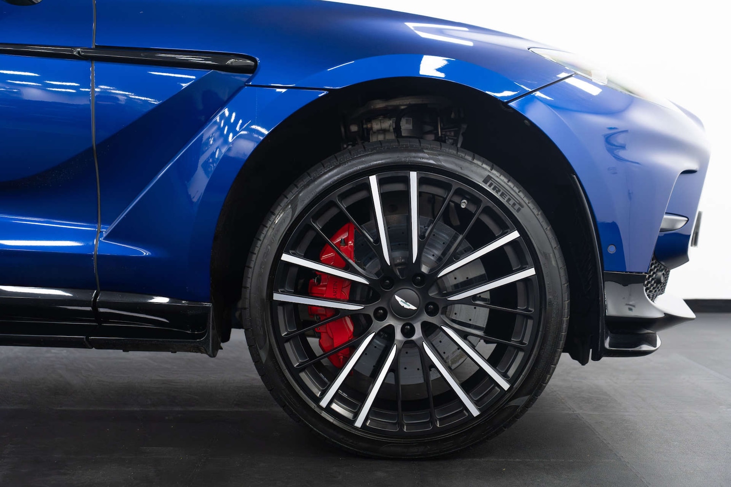 Used Aston Martin DBX 2023 for sale - 77590627: Photo 4