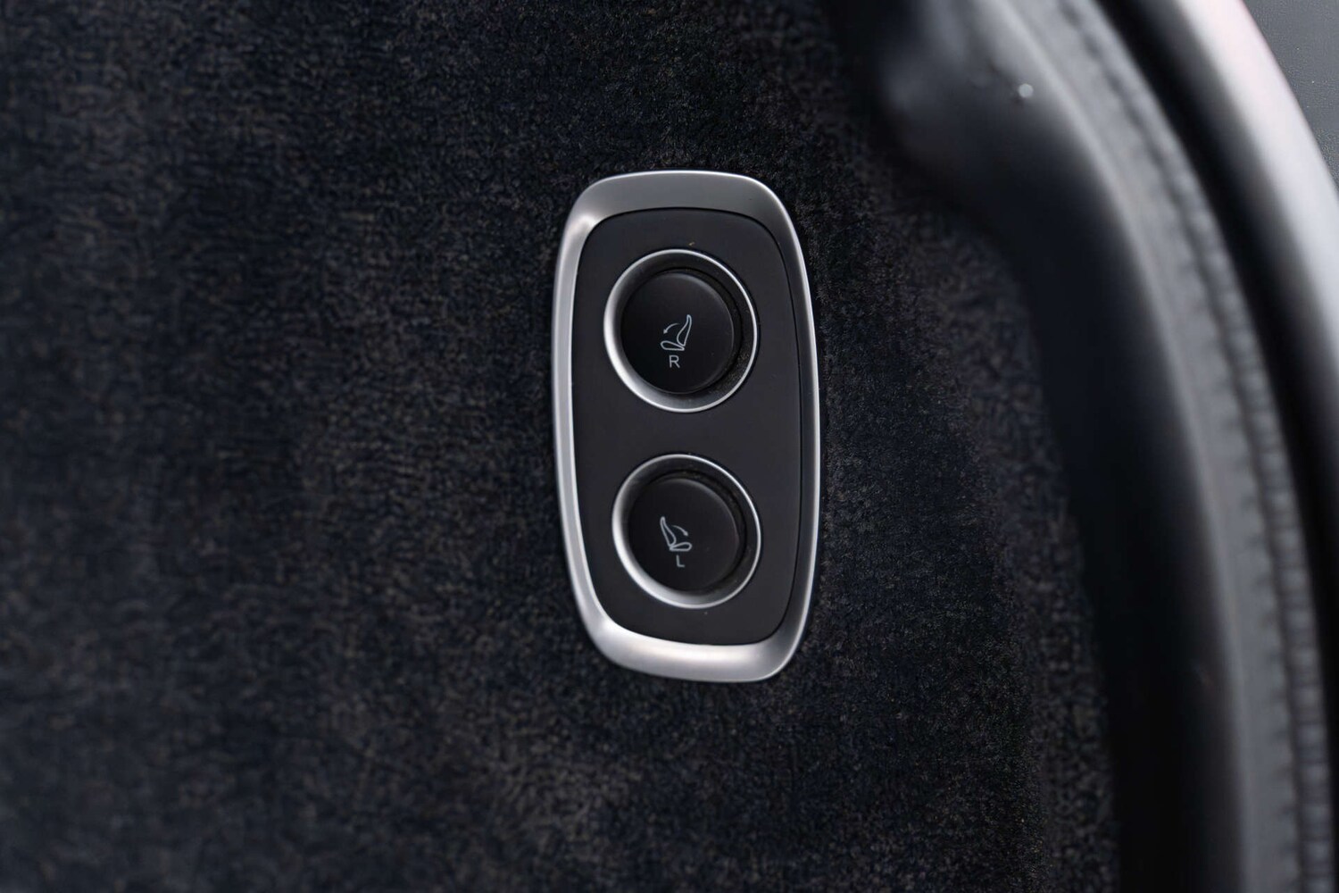 Used Aston Martin DBX 2023 for sale - 77590627: Photo 40