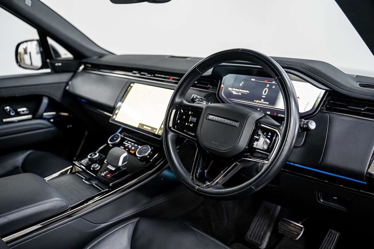 Used Land Rover Range Rover Sport 2024 for sale - 77406669: Photo 2