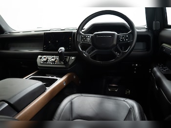 Used Land Rover Defender 110 2023 for sale - 79514428: Photo