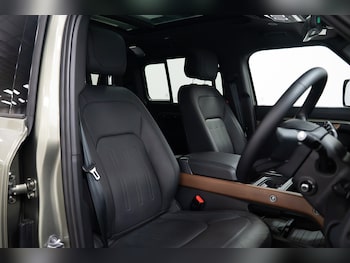 Used Land Rover Defender 110 2023 for sale - 79514428: Photo