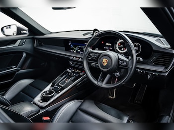 Used Porsche 911 2021 for sale - 76081377: Photo 2