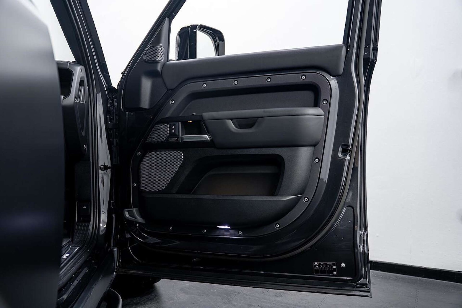 Used Land Rover Defender 2022 for sale - 77406636: Photo 27