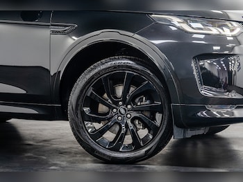 Used Land Rover Discovery Sport 2023 for sale - 75699585: Photo