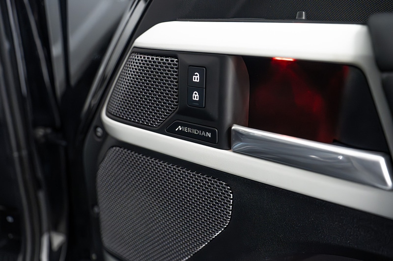 Used Land Rover Defender 2024 for sale - 76413346: Photo 25