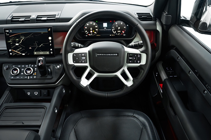 Used Land Rover Defender 2024 for sale - 76413346: Photo 32