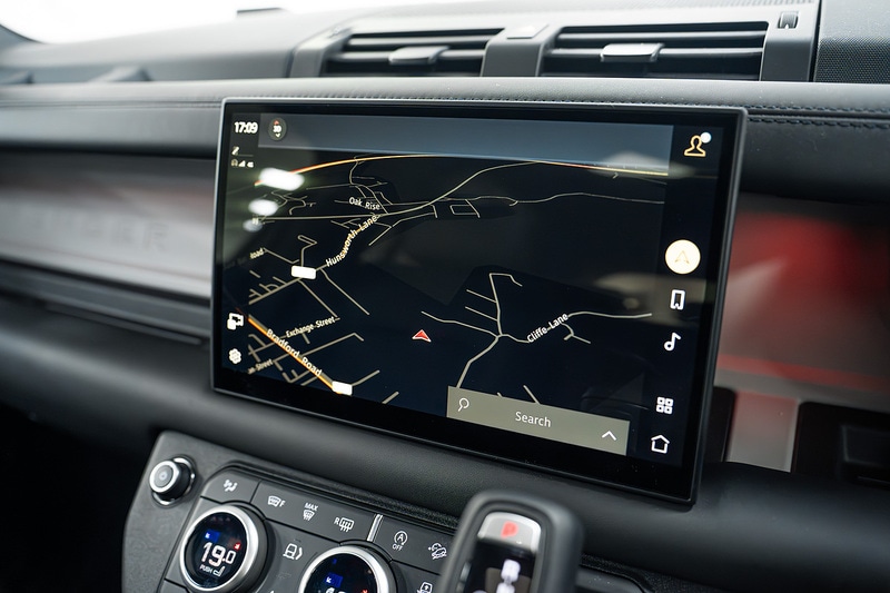 Used Land Rover Defender 2024 for sale - 76413346: Photo 38