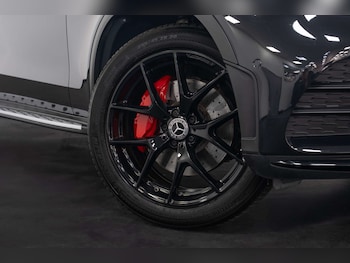 Used Mercedes-Benz GLC 2020 for sale - 77590632: Photo