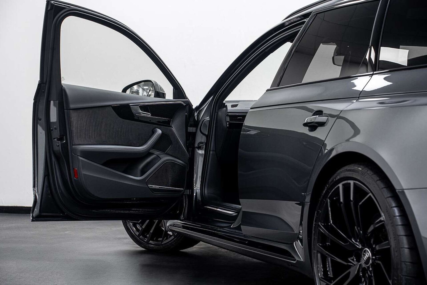 Used Audi RS4 2021 for sale - 77406631: Photo 6