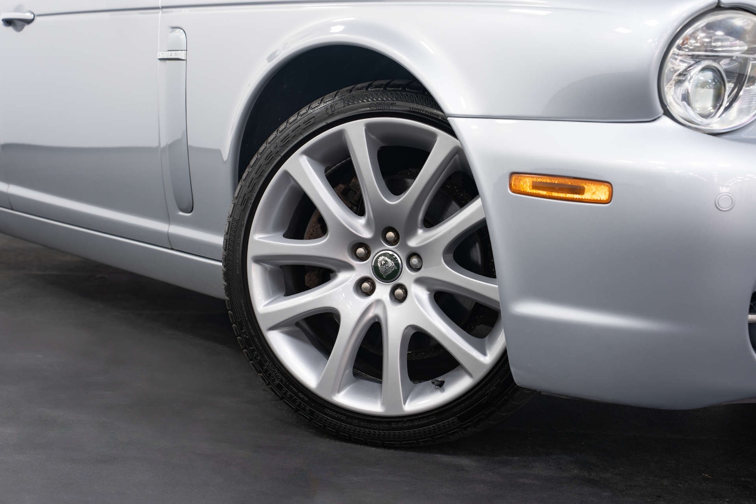 Used Jaguar XJ 2007 for sale - 78027768: Photo 2