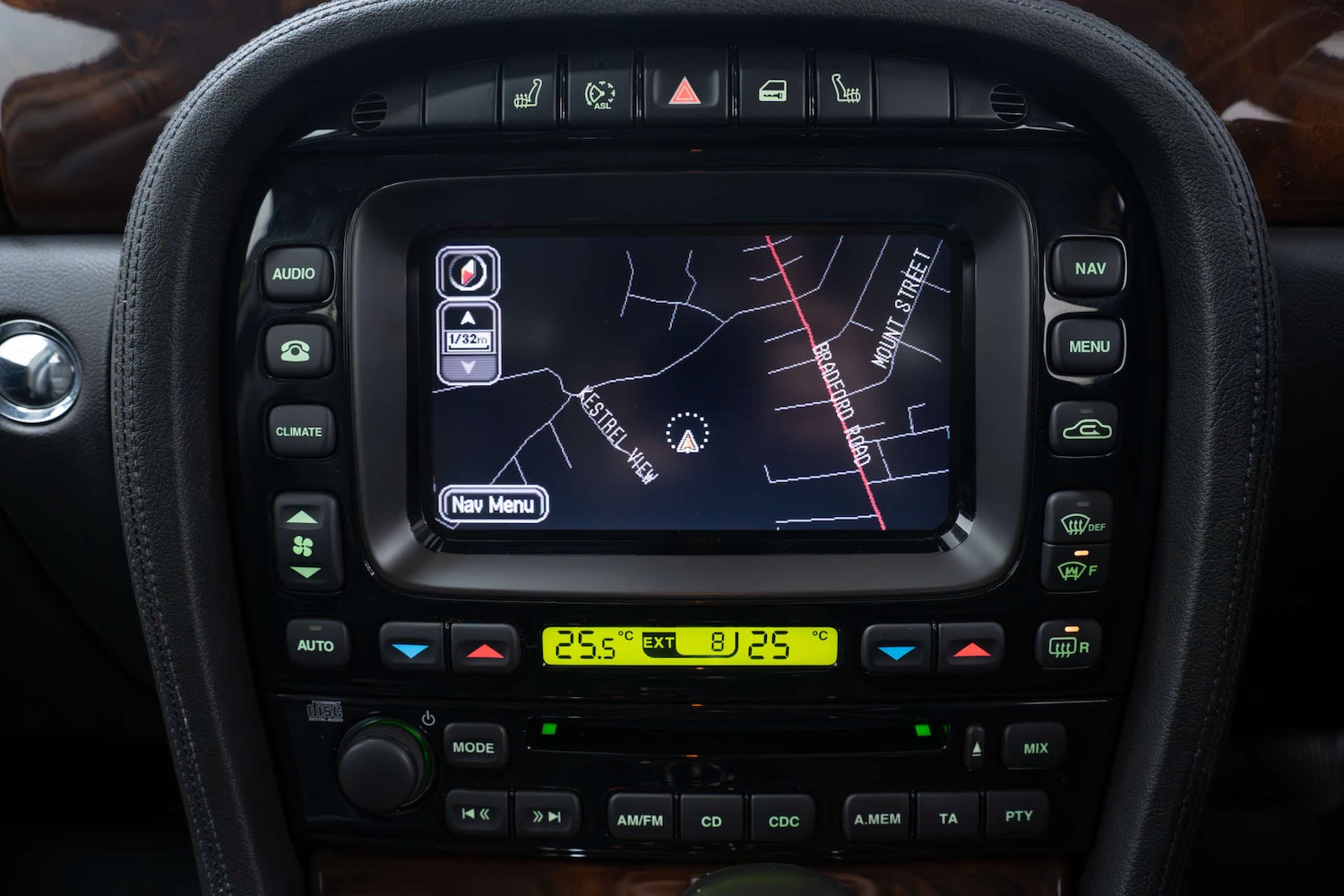 Used Jaguar XJ 2007 for sale - 78027768: Photo 24