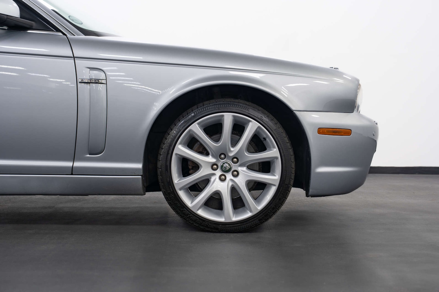 Used Jaguar XJ 2007 for sale - 78027768: Photo 5