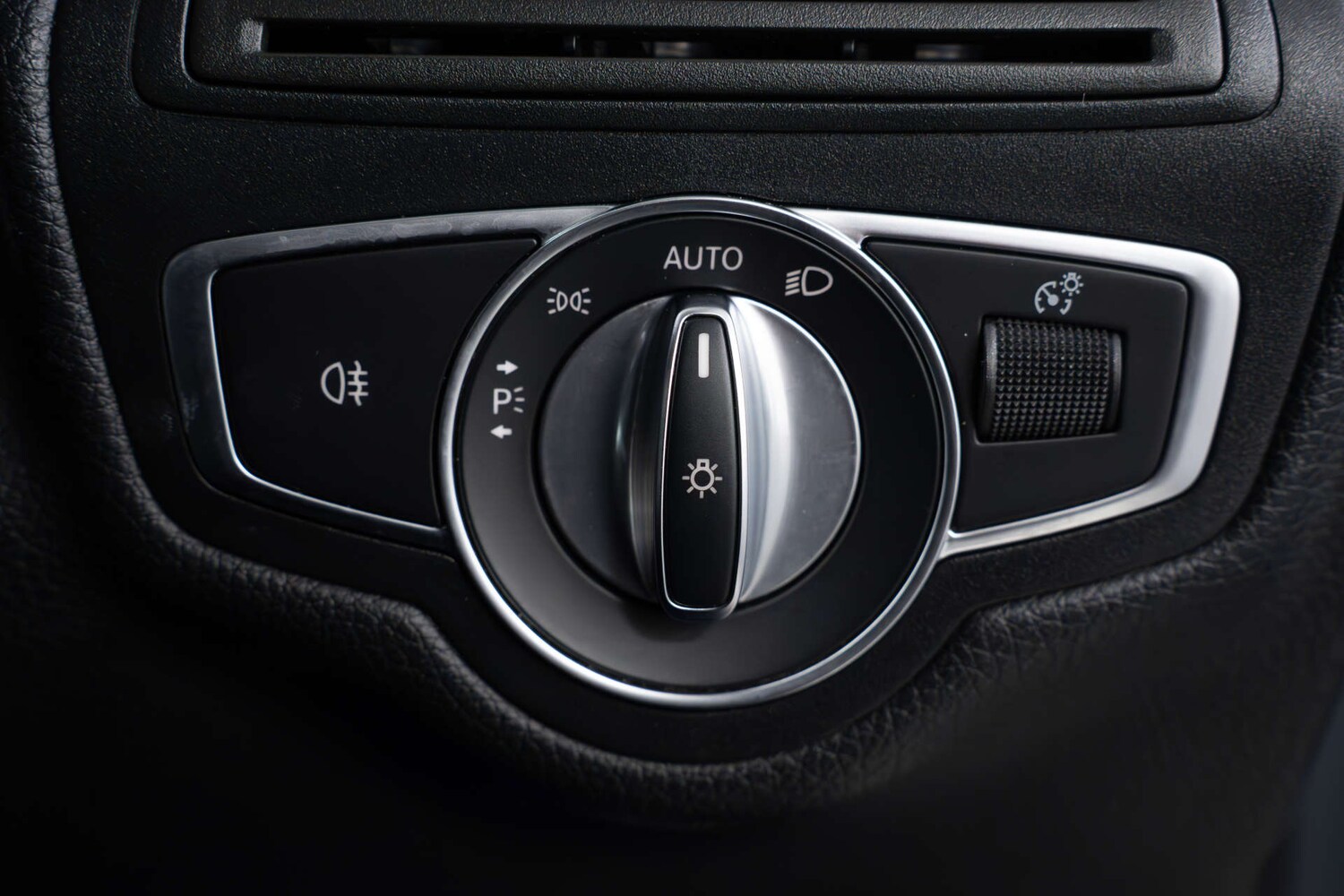 Used Mercedes-Benz GLC 2020 for sale - 78122995: Photo 24