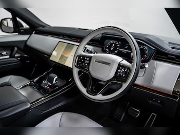 Used Land Rover Range Rover Sport 2024 for sale - 77038583: Photo