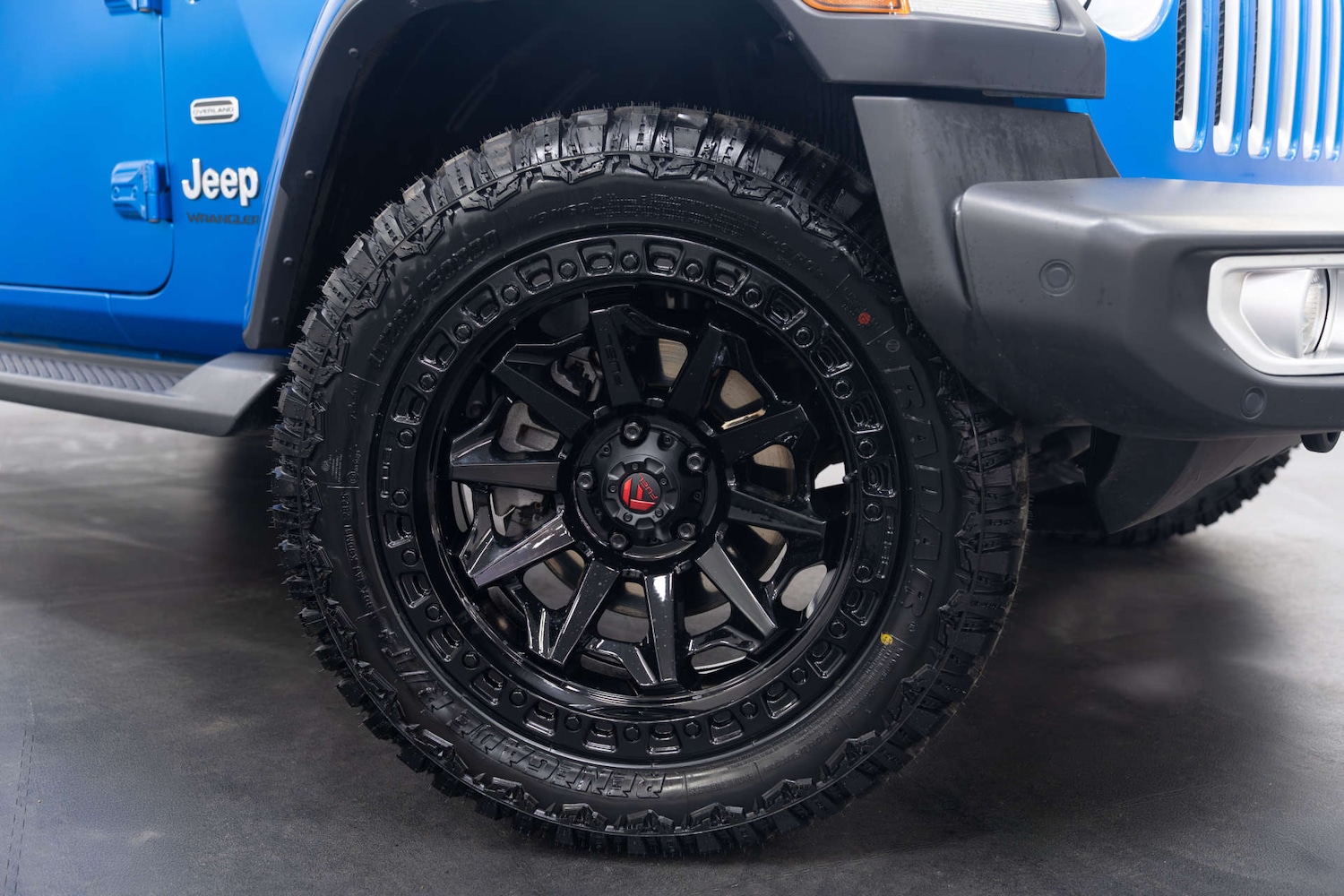 Used Jeep Wrangler 2023 for sale - 77590635: Photo 2