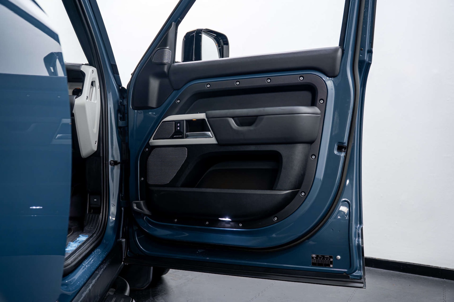 Used Land Rover Defender 2023 for sale - 77406696: Photo 24